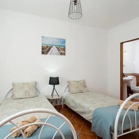 Pauline's In A Small And Quiet In Porches Apartamento Porches (Algarve)
